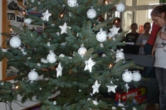 Zpívání u vánočního stromečku